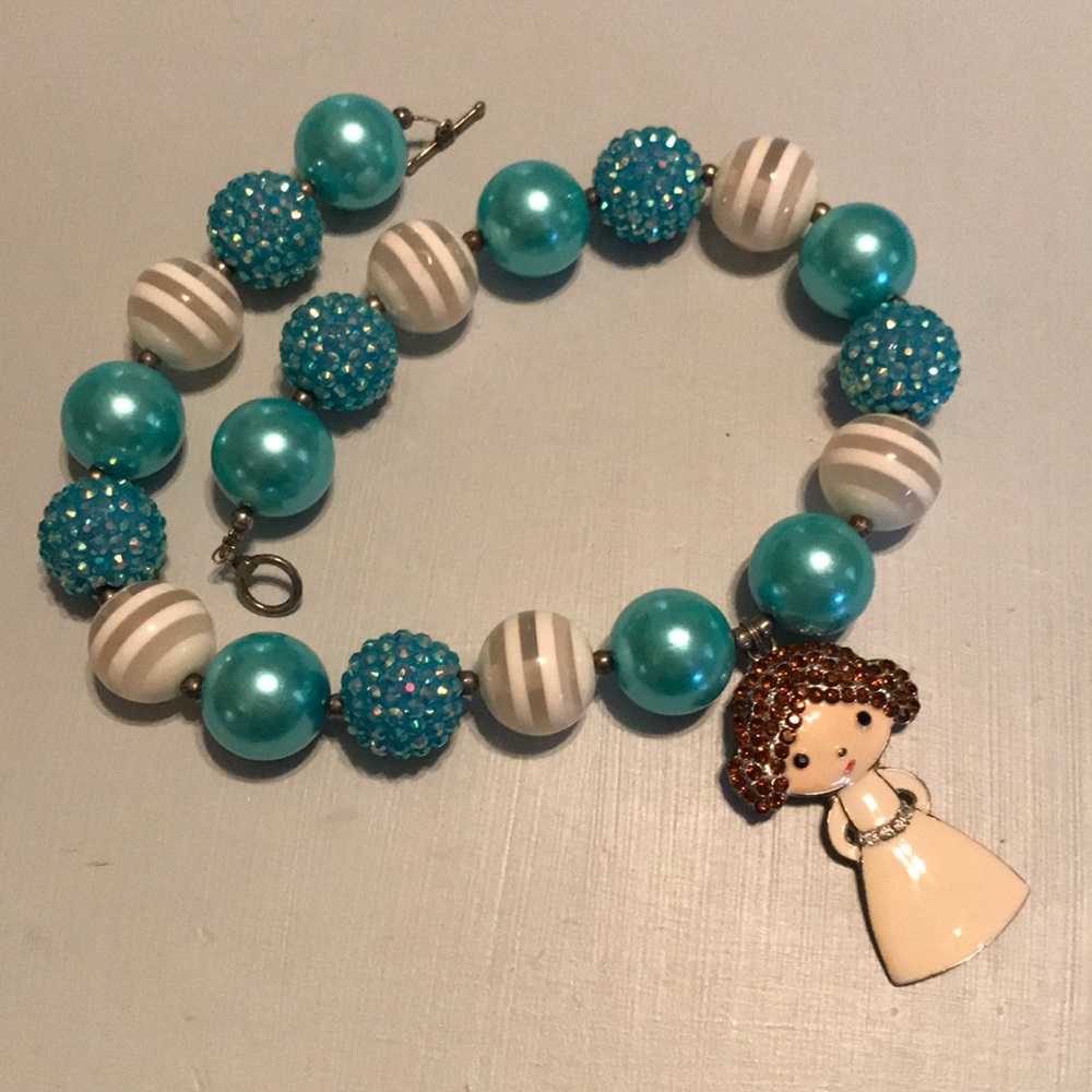 Bubble Gum Star Wars Princess Leia Necklace